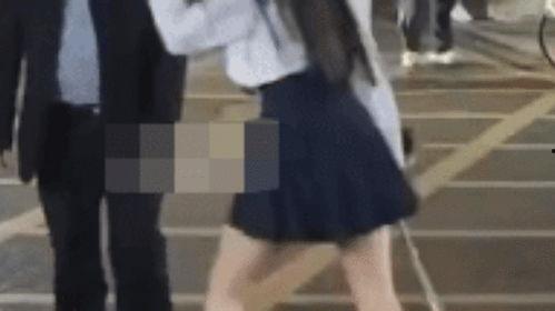 偷玩同学妈妈的丝袜脚,偷玩同学妈妈的惊心动魄之旅